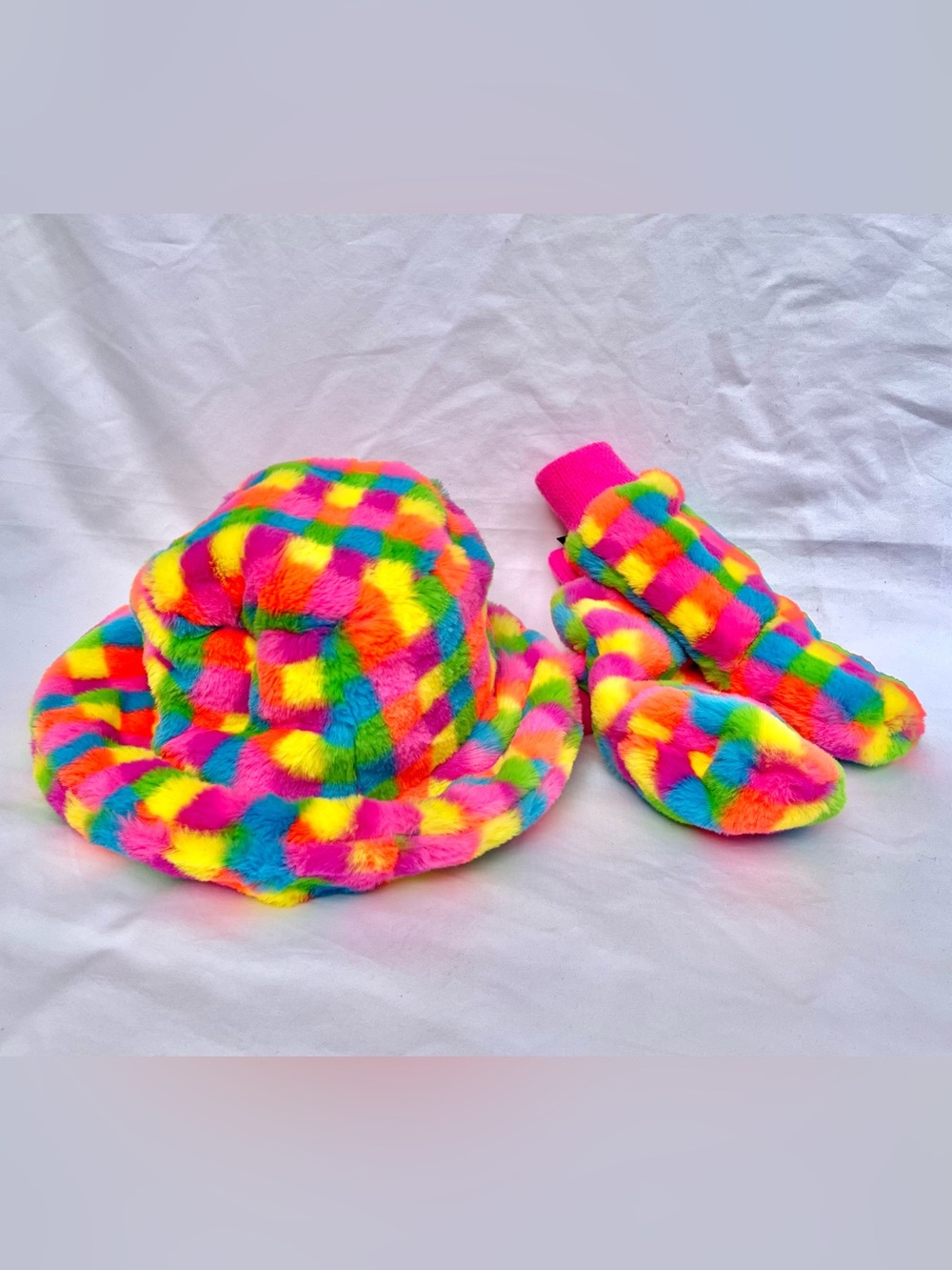 New Fuzzy Faux Fur Bucket Hat And Mittens Faux Fur Winter Plush Cap Checkered